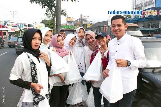 SAS Center Bagi-Bagi Takjil